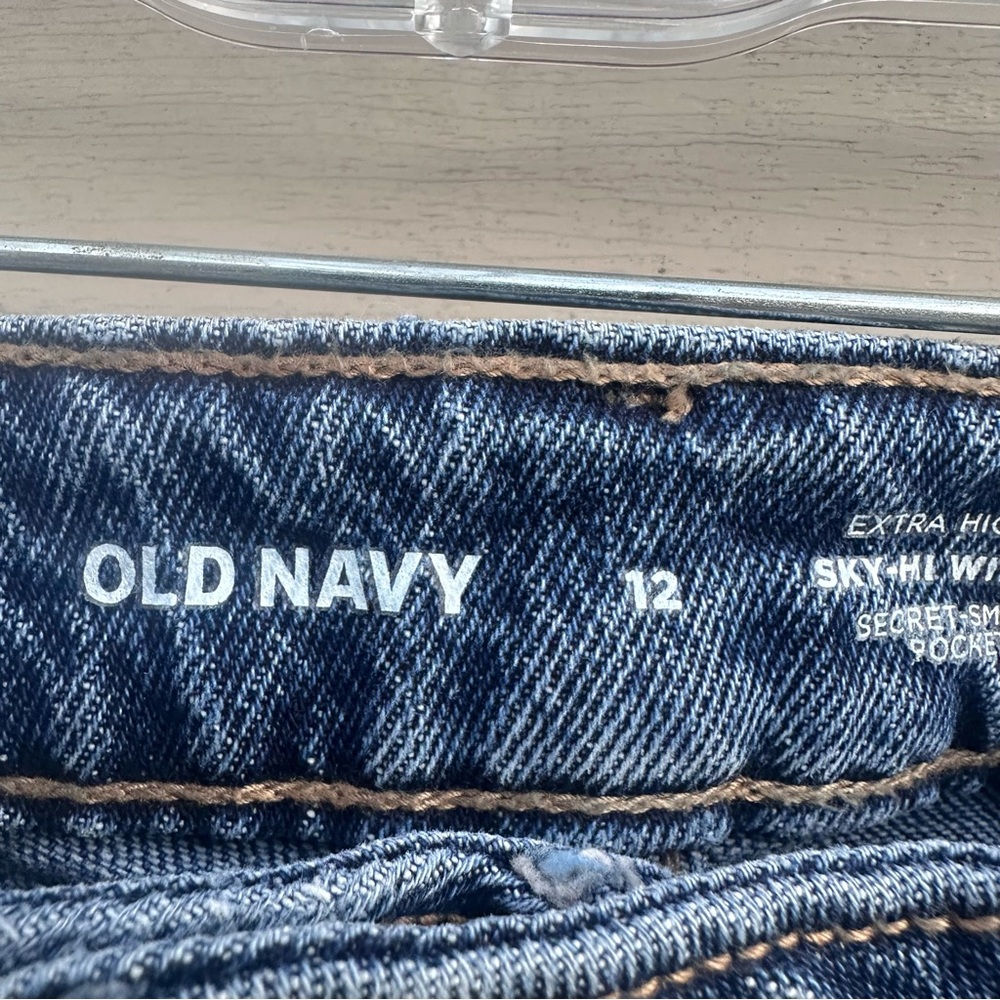 Old navy sky high rise leg jeans women’s 12 - Picture 5 of 6